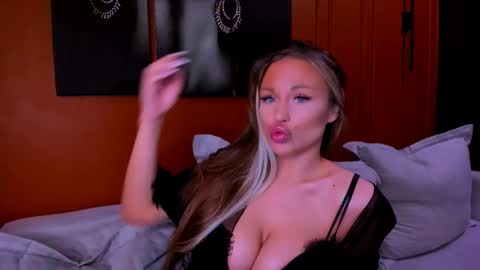 Snapshot of project_barbara chatting on March 2025 12:26:02 PM Barbara online show from March 2025 12:26:02 PM