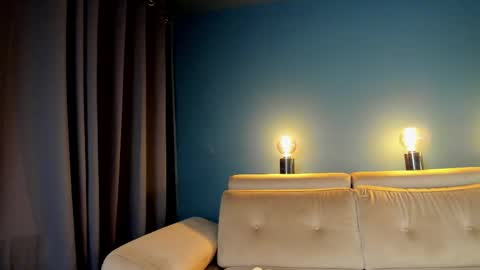 Raven  but you can call me sweetie or honey too  online show from January 2026 07:06:02 PM