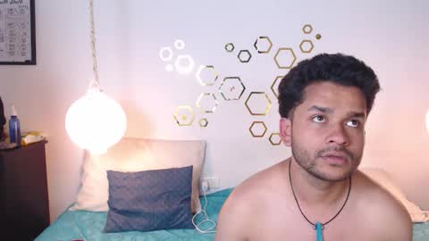 Adris  Juan online show from November 2025 04:04:01 AM