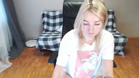 Polly online show from December 2024 07:07:02 AM