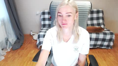 Polly online show from September 2025 04:45:01 AM