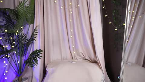 constant schedule Wednesday  Friday  Saturday  Sunday  The Rosemarie online show from October 2025 06:02:02 AM