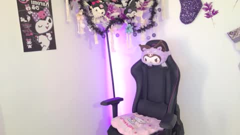 purple_ema online show from November 2025 07:02:01 PM