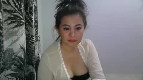 Snapshot of purpledust06 chatting on May 2026 04:47:02 PM Athena online show from May 2026 04:47:02 PM
