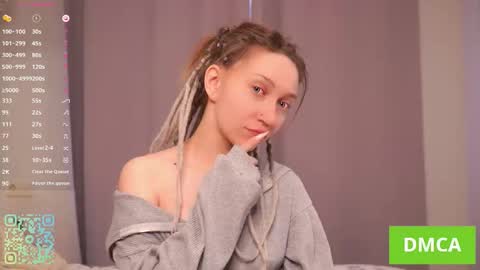 Sophie  Fav patterns 99199444press my buttons  see what happens  online show from October 2025 05:24:01 AM