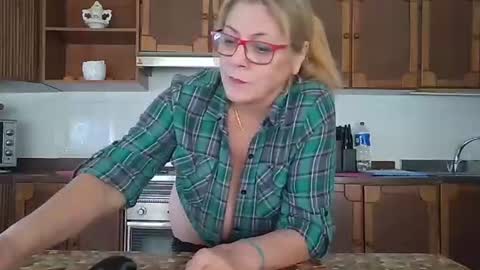 Snapshot of pussy_boom4u chatting on November 2025 09:03:01 AM Mary online show from November 2025 09:03:01 AM