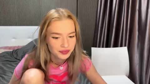 Lina online show from January 2026 07:59:02 PM