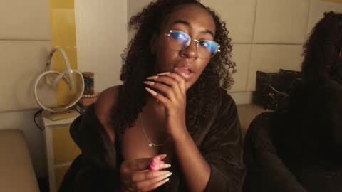 Keyla Queen Black online show from December 2025 09:54:02 PM