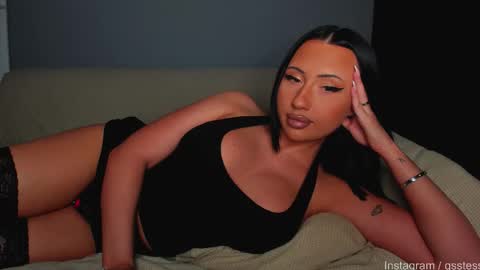 Ana online show from October 2025 08:20:01 PM