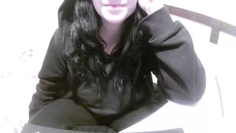 Snapshot of que_mb chatting on October 2025 09:48:02 PM sophy online show from October 2025 09:48:02 PM