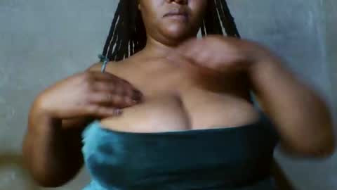 queen2302 online show from April 2026 01:14:01 AM