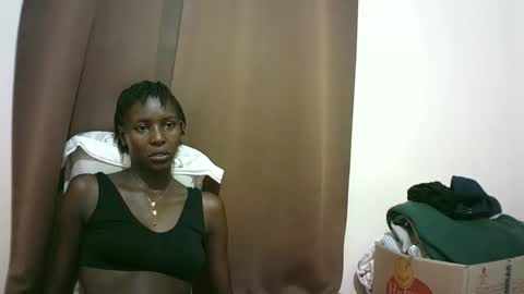 Snapshot of queen_0012 chatting on April 2026 01:52:02 PM asher online show from April 2026 01:52:02 PM