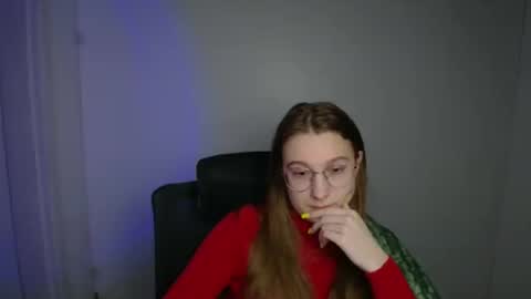 Snapshot of queen_amelie chatting on February 2026 06:32:02 AM Amelie online show from February 2026 06:32:02 AM