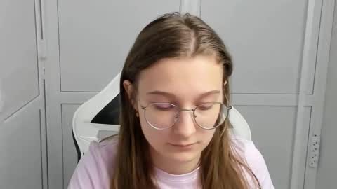 Amelie online show from March 2026 08:06:02 AM