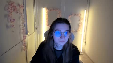 Snapshot of queen_amelie chatting on April 2026 07:22:02 AM Amelie online show from April 2026 07:22:02 AM