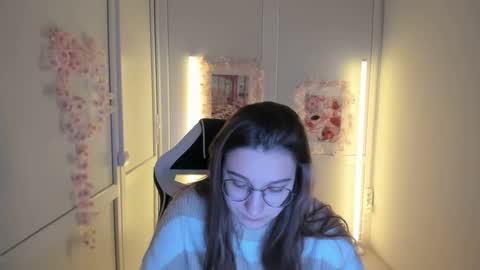 Snapshot of queen_amelie chatting on April 2026 07:23:01 AM Amelie online show from April 2026 07:23:01 AM