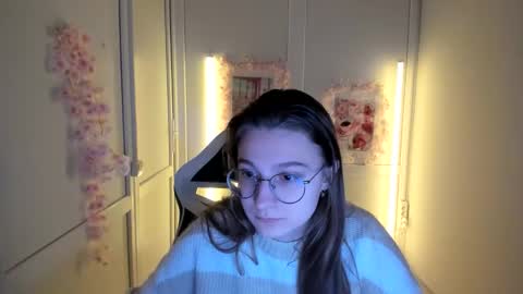 Snapshot of queen_amelie chatting on May 2026 09:25:01 AM Amelie online show from May 2026 09:25:01 AM