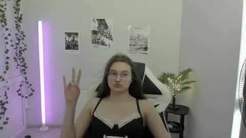 Snapshot of queen_amelie chatting on June 2026 09:21:02 AM Amelie online show from June 2026 09:21:02 AM