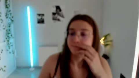 Snapshot of queen_amelie chatting on July 2026 07:43:01 AM Amelie online show from July 2026 07:43:01 AM