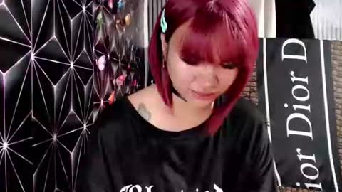 Snapshot of queen_elicktra chatting on November 2025 10:32:02 AM JOY online show from November 2025 10:32:02 AM