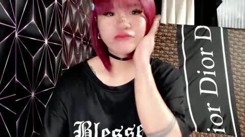 Snapshot of queen_elicktra chatting on December 2025 12:04:01 AM JOY online show from December 2025 12:04:01 AM