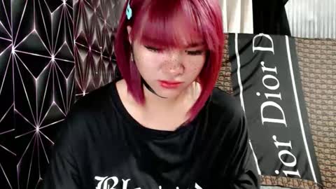 Snapshot of queen_elicktra chatting on December 2025 03:51:02 PM JOY online show from December 2025 03:51:02 PM