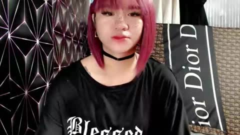 Snapshot of queen_elicktra chatting on December 2025 02:02:02 PM JOY online show from December 2025 02:02:02 PM