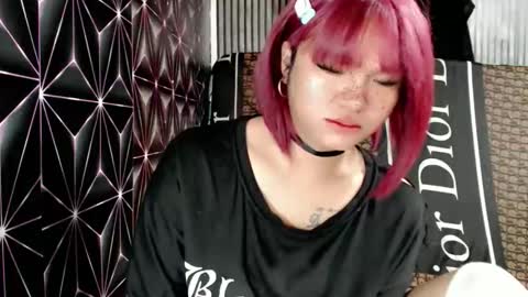 Snapshot of queen_elicktra chatting on March 2026 02:04:02 AM JOY online show from March 2026 02:04:02 AM