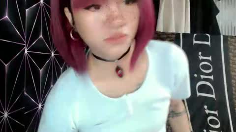 Snapshot of queen_elicktra chatting on April 2026 11:00:01 PM JOY online show from April 2026 11:00:01 PM