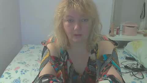 Snapshot of queen_jane8 chatting on June 2026 05:03:04 PM queen_jane8 online show from June 2026 05:03:04 PM
