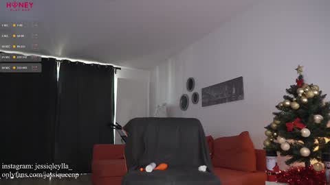 Snapshot of queen_leylla chatting on January 2025 09:07:01 AM queen_leylla online show from January 2025 09:07:01 AM