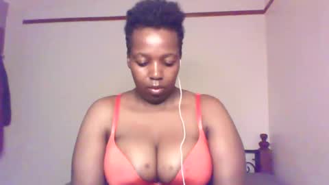 Snapshot of queen_melanine chatting on December 2024 12:56:02 AM QUEEN online show from December 2024 12:56:02 AM