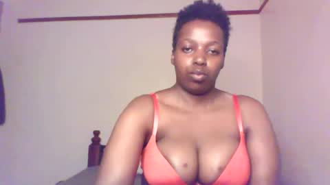 Snapshot of queen_melanine chatting on December 2024 12:39:01 AM QUEEN online show from December 2024 12:39:01 AM