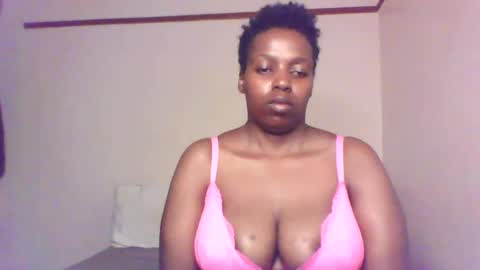 Snapshot of queen_melanine chatting on December 2024 01:53:01 AM QUEEN online show from December 2024 01:53:01 AM