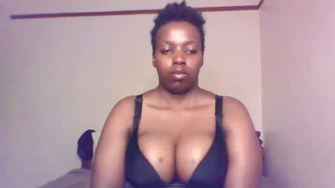 Snapshot of queen_melanine chatting on December 2024 02:53:02 AM QUEEN online show from December 2024 02:53:02 AM