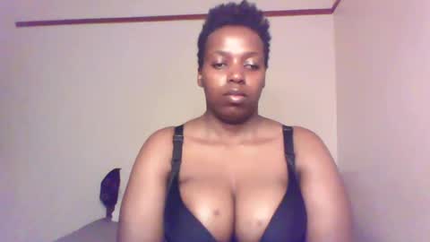 Snapshot of queen_melanine chatting on December 2024 01:07:01 AM QUEEN online show from December 2024 01:07:01 AM