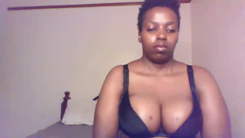 Snapshot of queen_melanine chatting on December 2024 12:52:02 AM QUEEN online show from December 2024 12:52:02 AM