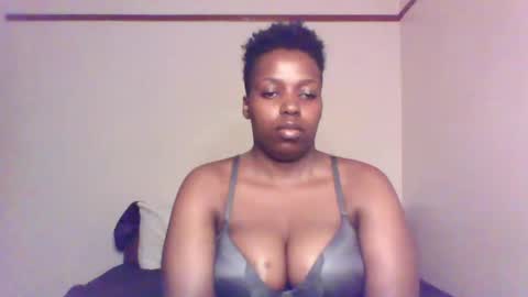 Snapshot of queen_melanine chatting on January 2025 02:43:02 AM QUEEN online show from January 2025 02:43:02 AM