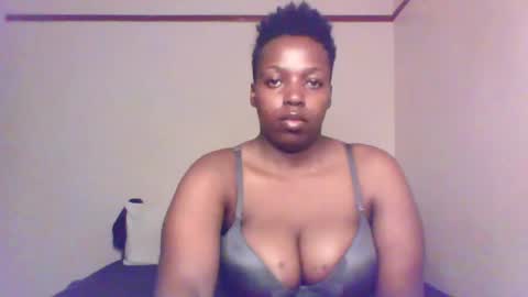 Snapshot of queen_melanine chatting on January 2025 12:05:02 AM QUEEN online show from January 2025 12:05:02 AM
