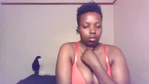 Snapshot of queen_melanine chatting on January 2025 03:22:01 AM QUEEN online show from January 2025 03:22:01 AM
