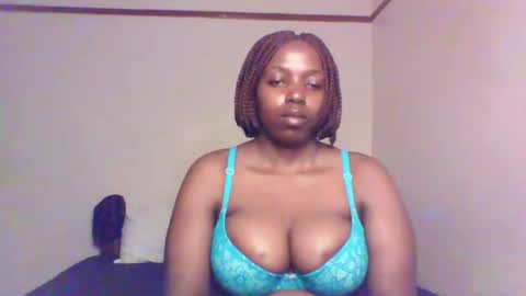 Snapshot of queen_melanine chatting on January 2025 01:16:02 AM QUEEN online show from January 2025 01:16:02 AM