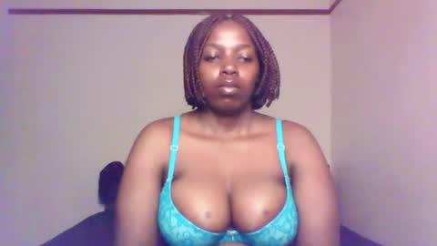 Snapshot of queen_melanine chatting on January 2025 12:49:02 AM QUEEN online show from January 2025 12:49:02 AM