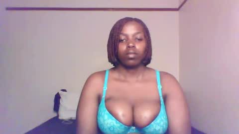 Snapshot of queen_melanine chatting on January 2025 04:57:02 AM QUEEN online show from January 2025 04:57:02 AM