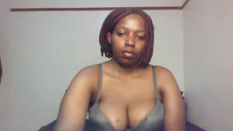 Snapshot of queen_melanine chatting on January 2025 12:33:01 AM QUEEN online show from January 2025 12:33:01 AM
