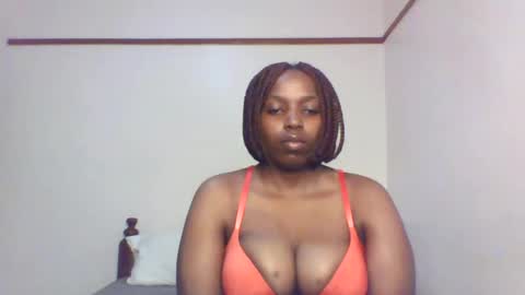 Snapshot of queen_melanine chatting on February 2025 01:02:02 AM QUEEN online show from February 2025 01:02:02 AM