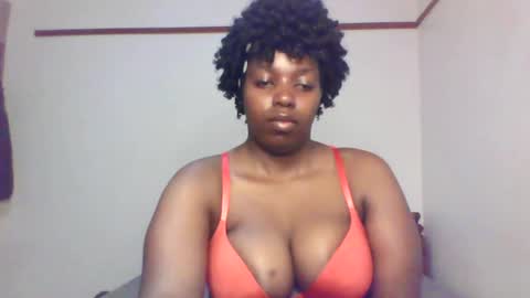 Snapshot of queen_melanine chatting on February 2025 11:58:02 PM QUEEN online show from February 2025 11:58:02 PM