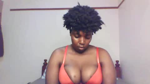 Snapshot of queen_melanine chatting on February 2025 03:12:01 AM QUEEN online show from February 2025 03:12:01 AM