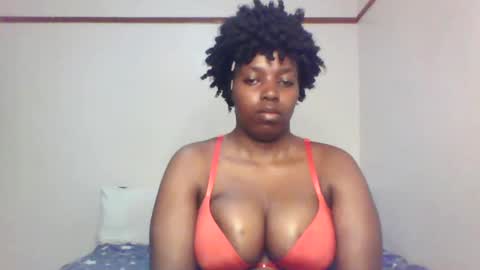 Snapshot of queen_melanine chatting on February 2025 01:34:01 AM QUEEN online show from February 2025 01:34:01 AM