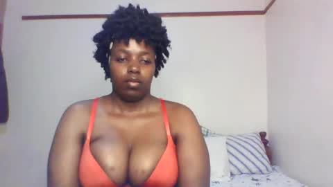 Snapshot of queen_melanine chatting on February 2025 03:37:01 AM QUEEN online show from February 2025 03:37:01 AM