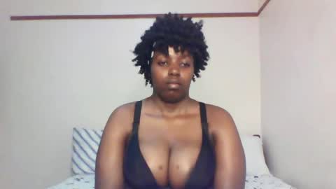 Snapshot of queen_melanine chatting on February 2025 03:47:02 AM QUEEN online show from February 2025 03:47:02 AM